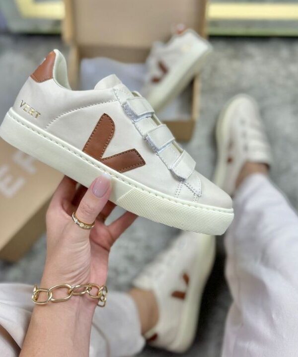 Tenis Ver Velcro Bege Marrom