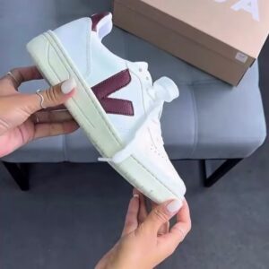 Tenis Ver de Cadarço Bege com Marsala