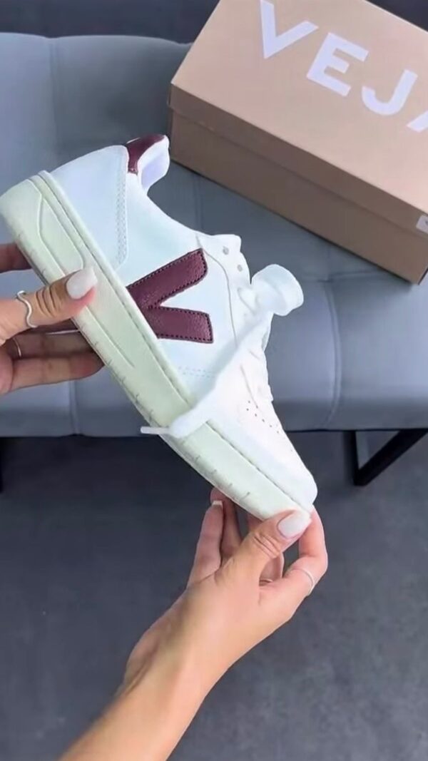 Tenis Ver de Cadarço Bege com Marsala