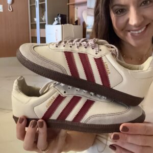 Tenis Feminino Sam de Couro Sintético OFF com Bordo