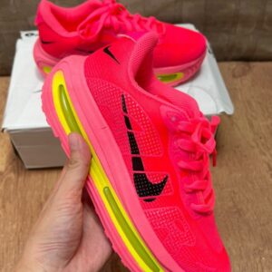 Tenis NK Vomero Hyper Pink